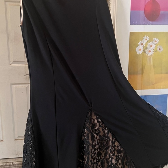 Too big - Picture 3 of 4